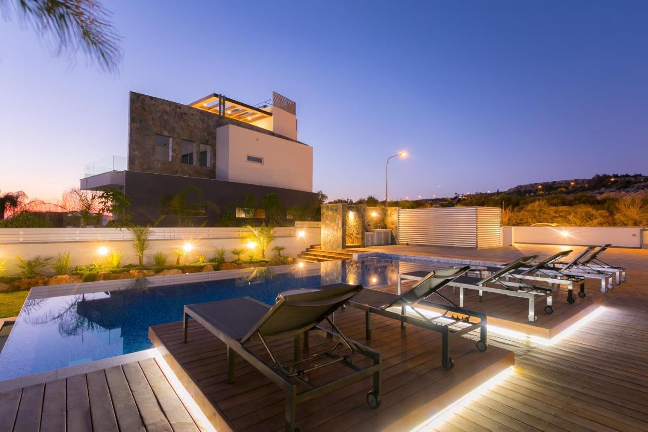 Sea Pearl Beachfront Villas - Breeze أيا نابا المظهر الخارجي الصورة