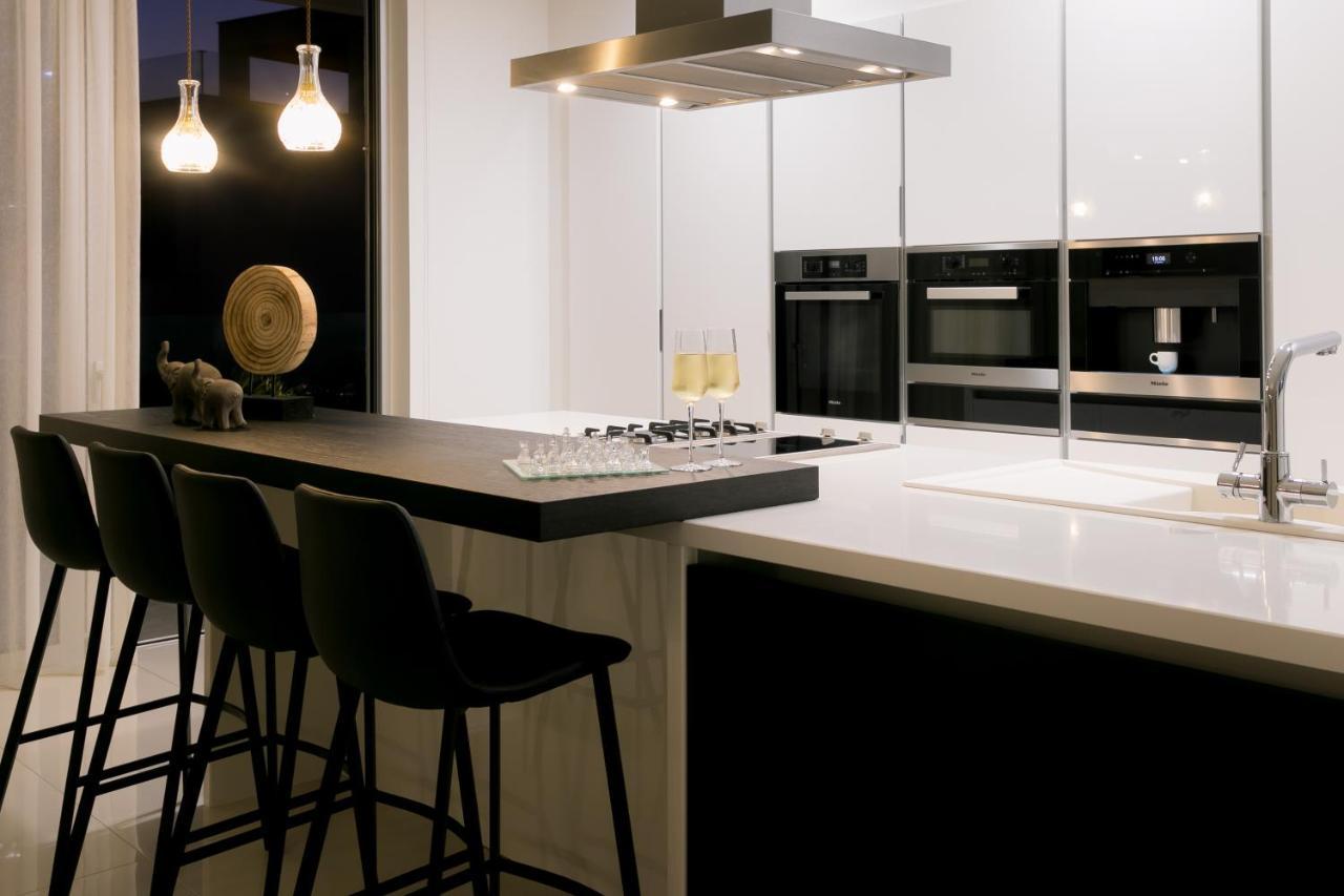 Sea Pearl Beachfront Villas - Breeze أيا نابا المظهر الخارجي الصورة