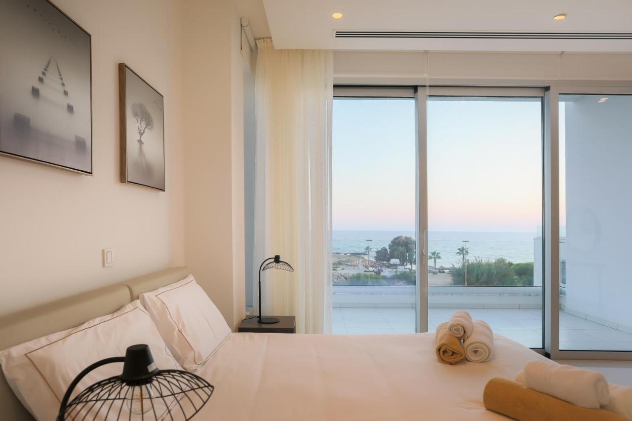 Sea Pearl Beachfront Villas - Breeze أيا نابا المظهر الخارجي الصورة