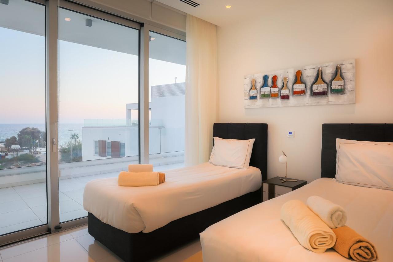 Sea Pearl Beachfront Villas - Breeze أيا نابا المظهر الخارجي الصورة
