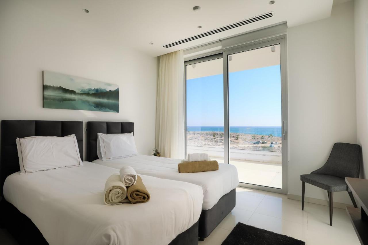 Sea Pearl Beachfront Villas - Breeze أيا نابا المظهر الخارجي الصورة