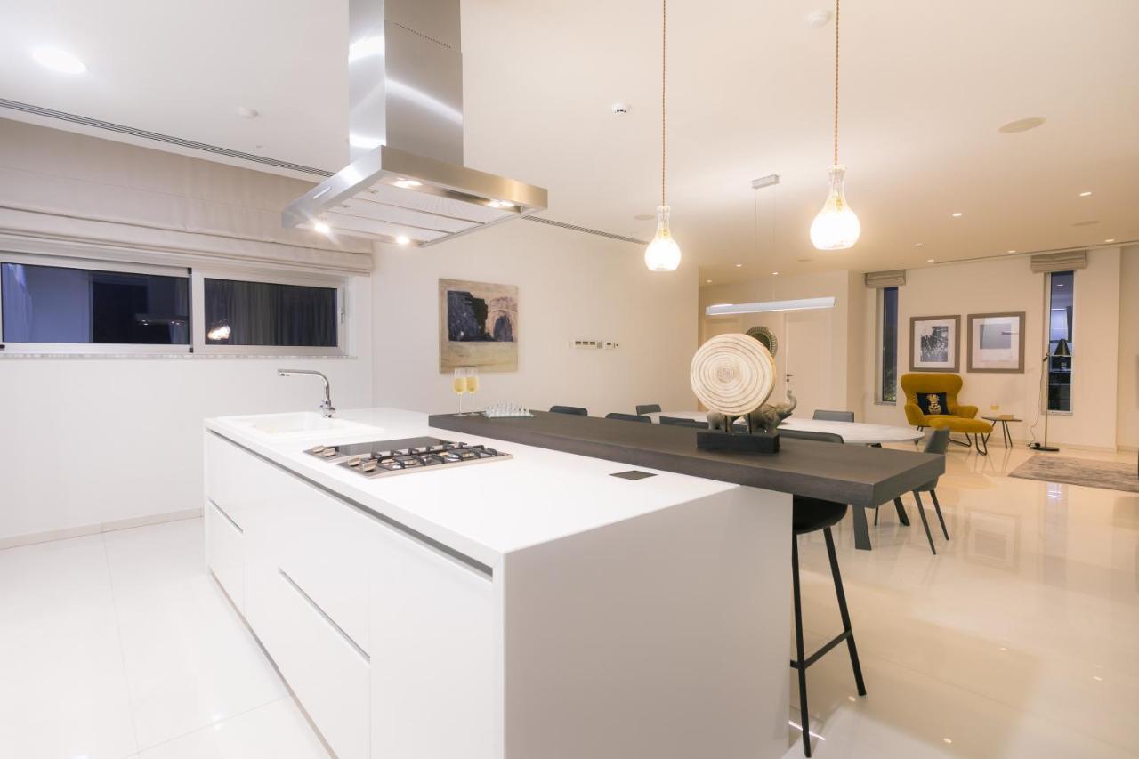 Sea Pearl Beachfront Villas - Breeze أيا نابا المظهر الخارجي الصورة