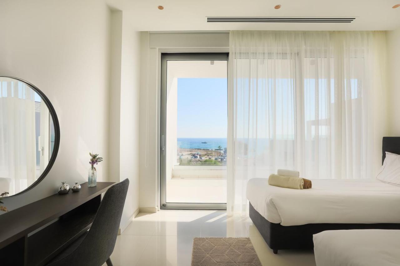Sea Pearl Beachfront Villas - Breeze أيا نابا المظهر الخارجي الصورة