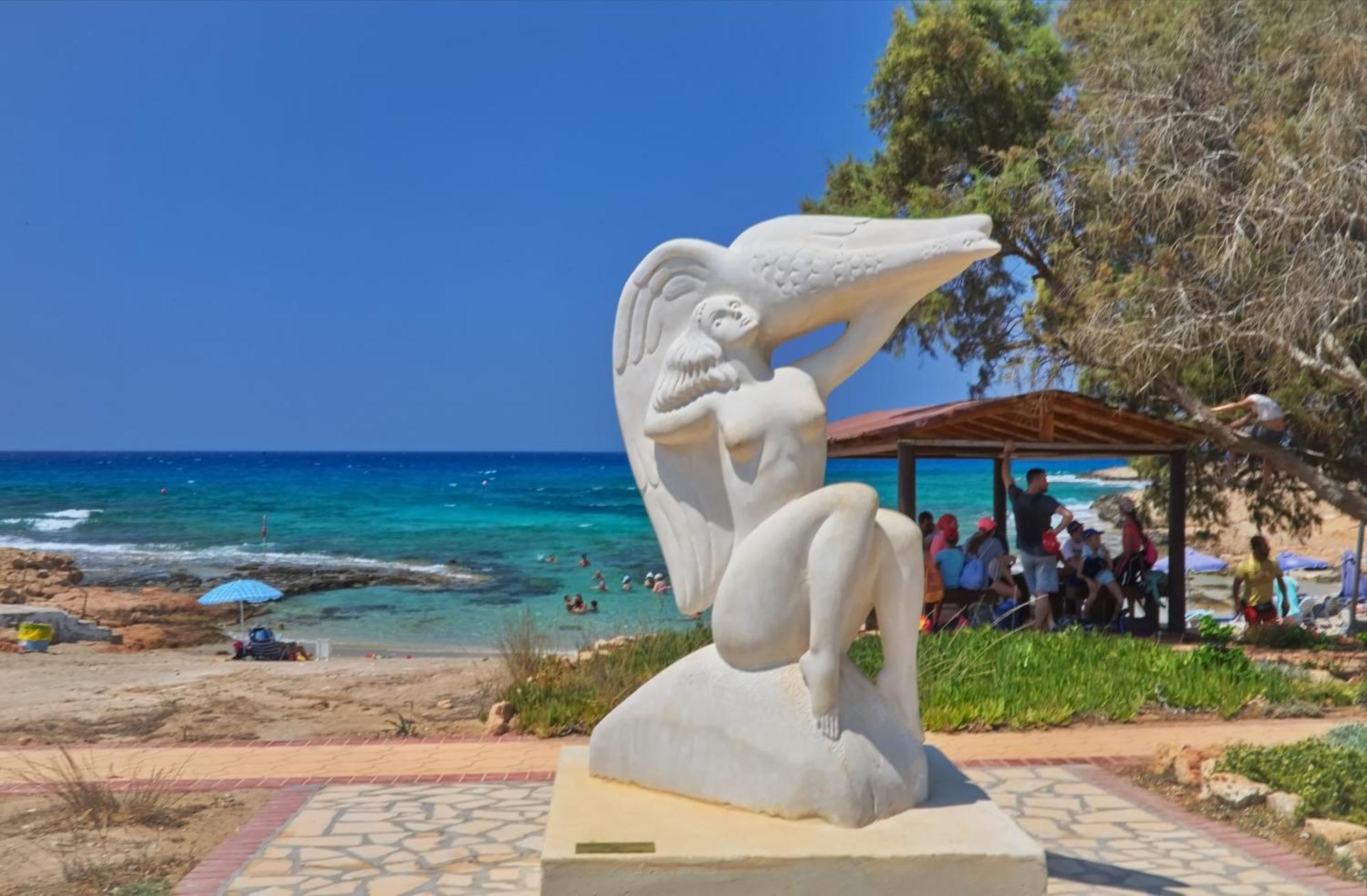 Sea Pearl Beachfront Villas - Breeze أيا نابا المظهر الخارجي الصورة