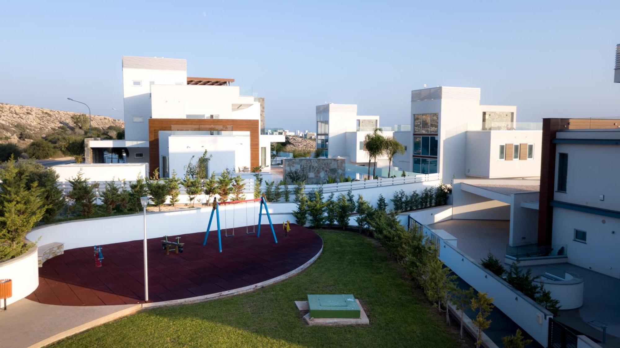 Sea Pearl Beachfront Villas - Breeze أيا نابا المظهر الخارجي الصورة